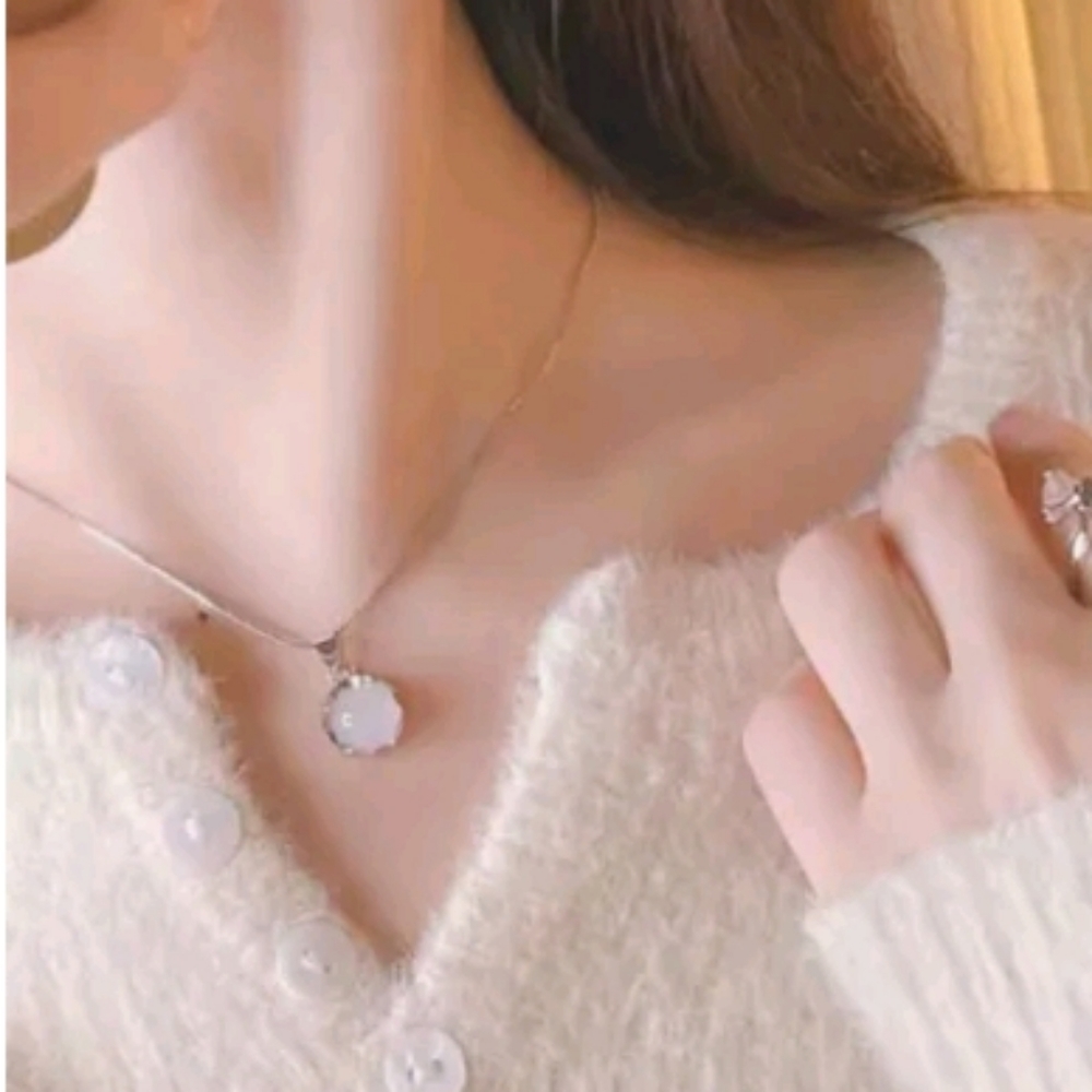 Transparent White Jade High-Grade INS Light Luxury Style Round Pendant Necklace